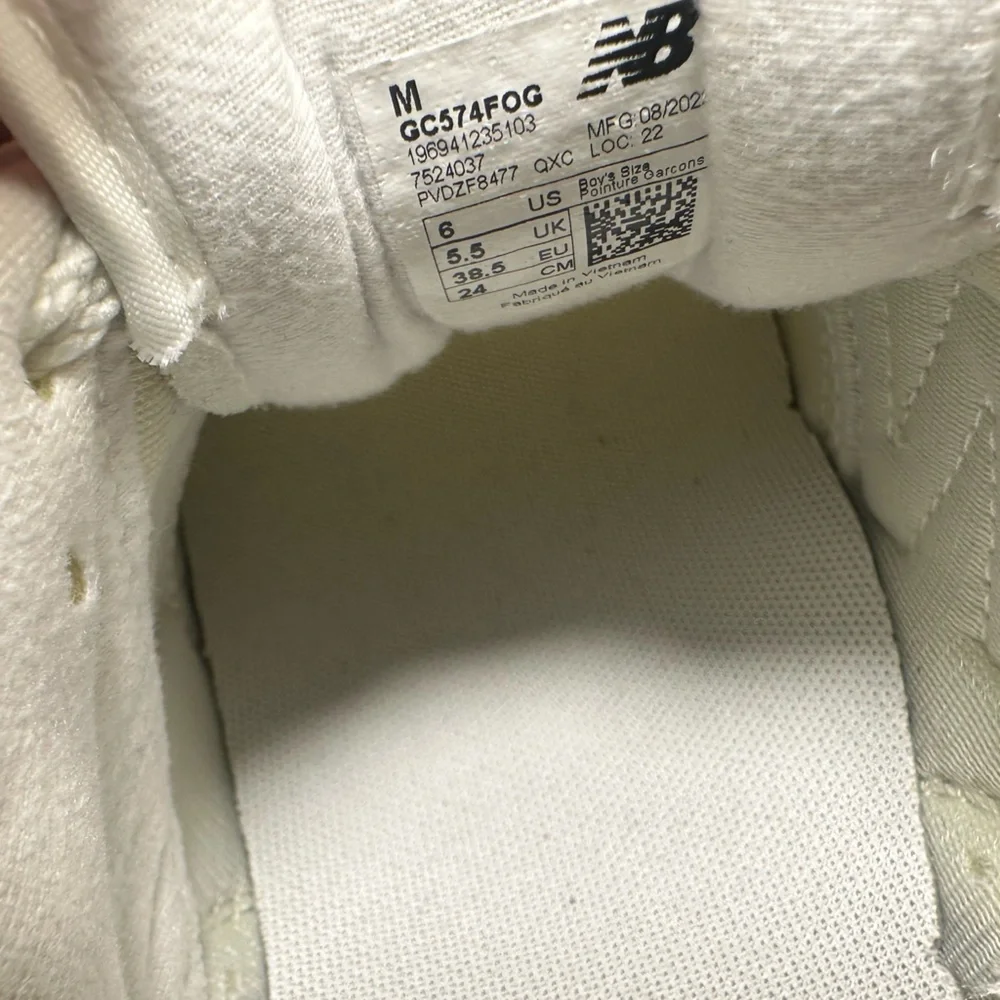 New Balance Beige 574 Boys Sneakers Size 6 - Picture 8 of 10